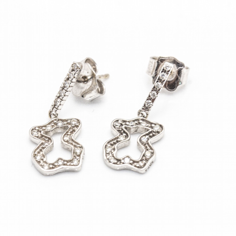 True Earrings in White Gold and Diamonds