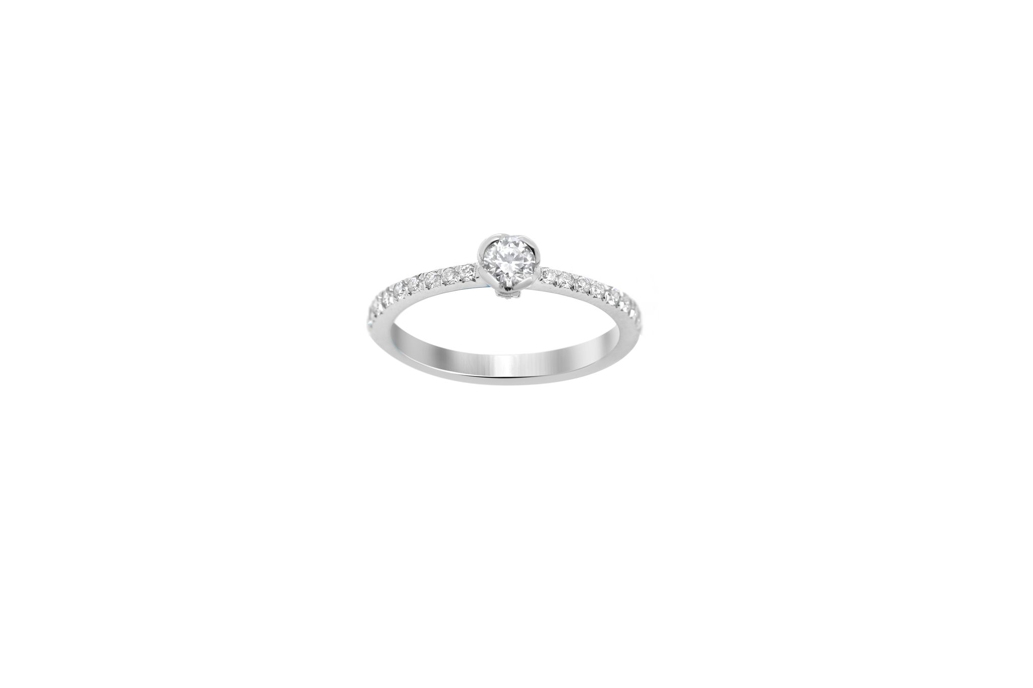 18k White Gold and Diamond Ring