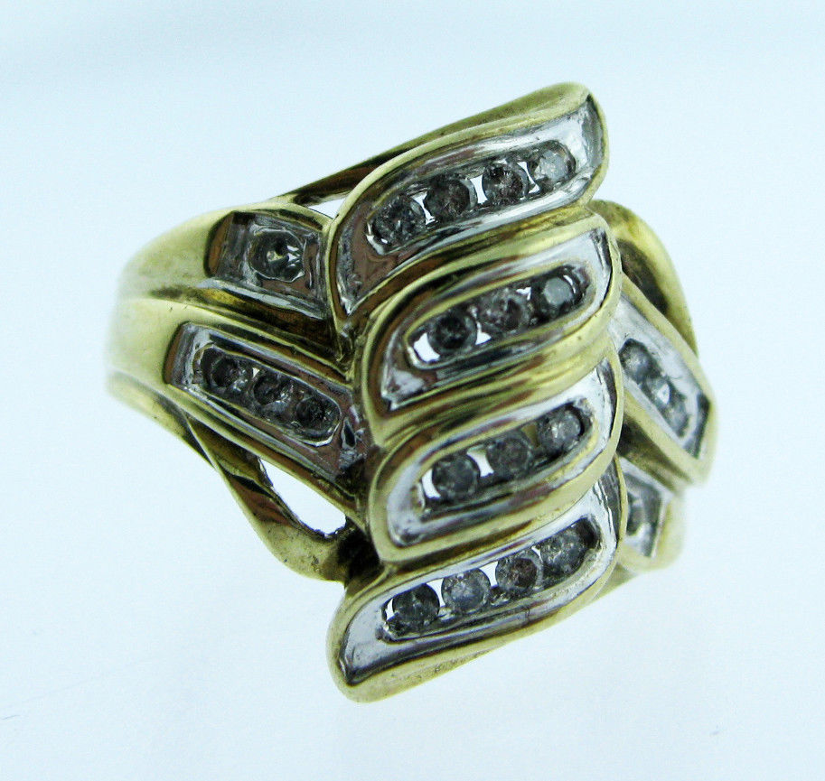 10K YELLOW GOLD DIAMOND LADIES RING SIZE 7