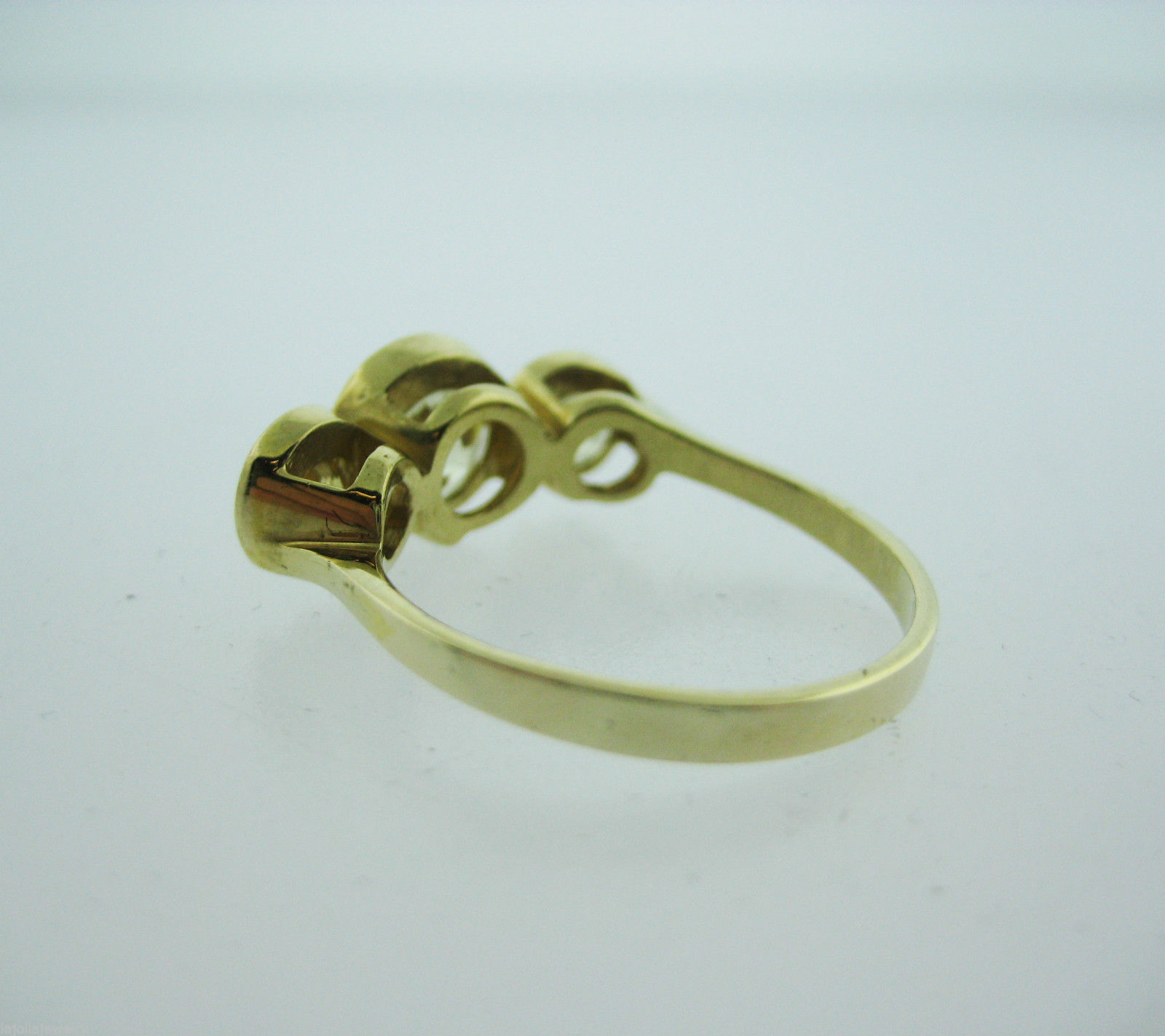 14K Yellow Gold 3 Stone Cz Ladies Ring Size 8