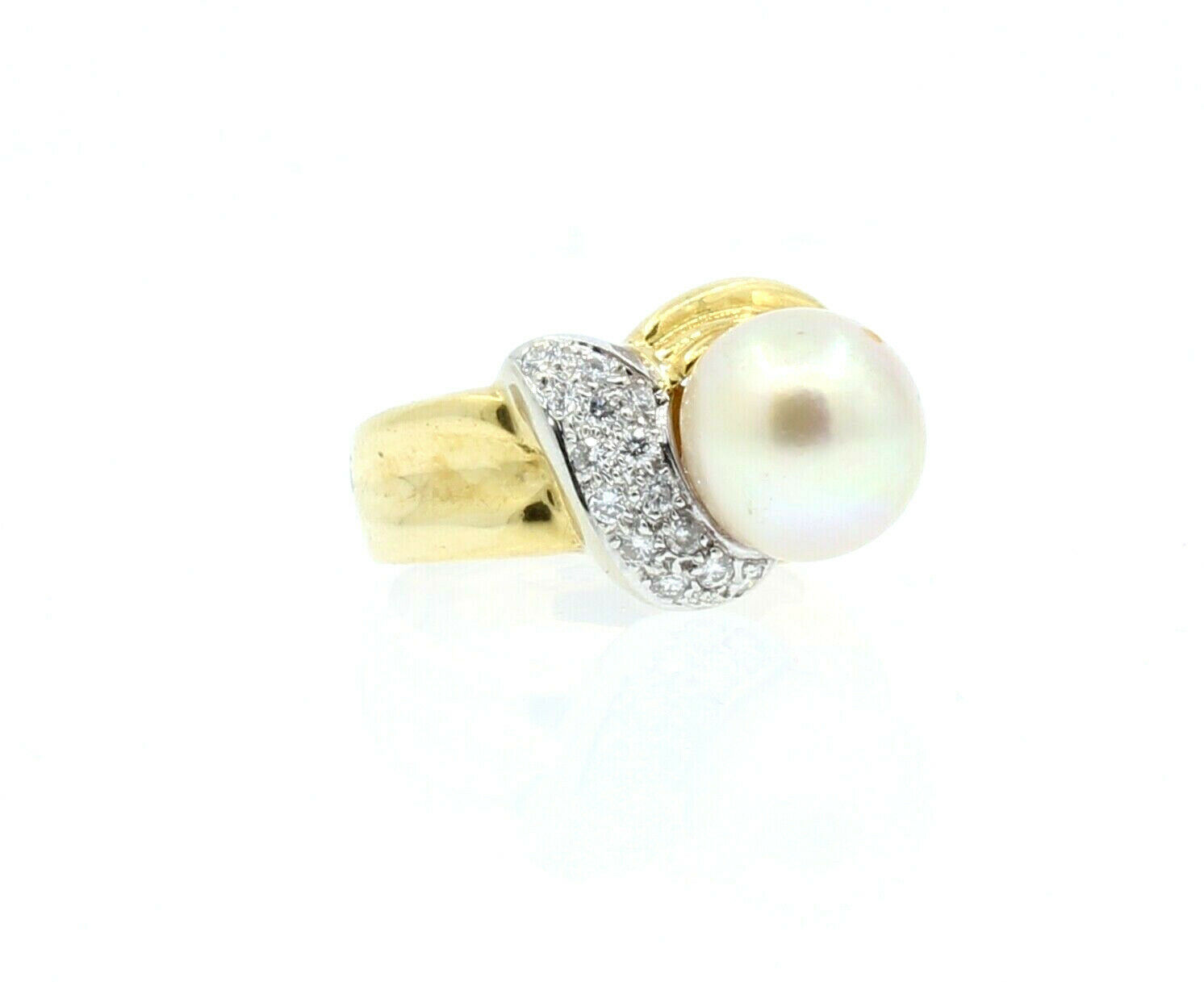 18k Yellow gold Pearl  Diamond Ladies Ring 7.4 Grams Size 5