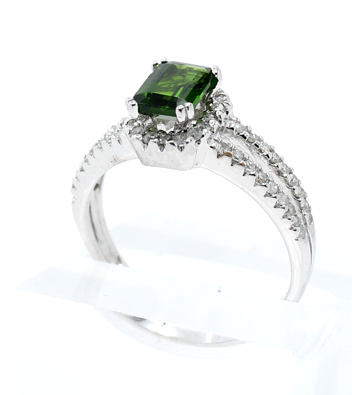Estate 14k White Gold Green Stone .50ct Round Diamonds Size 8