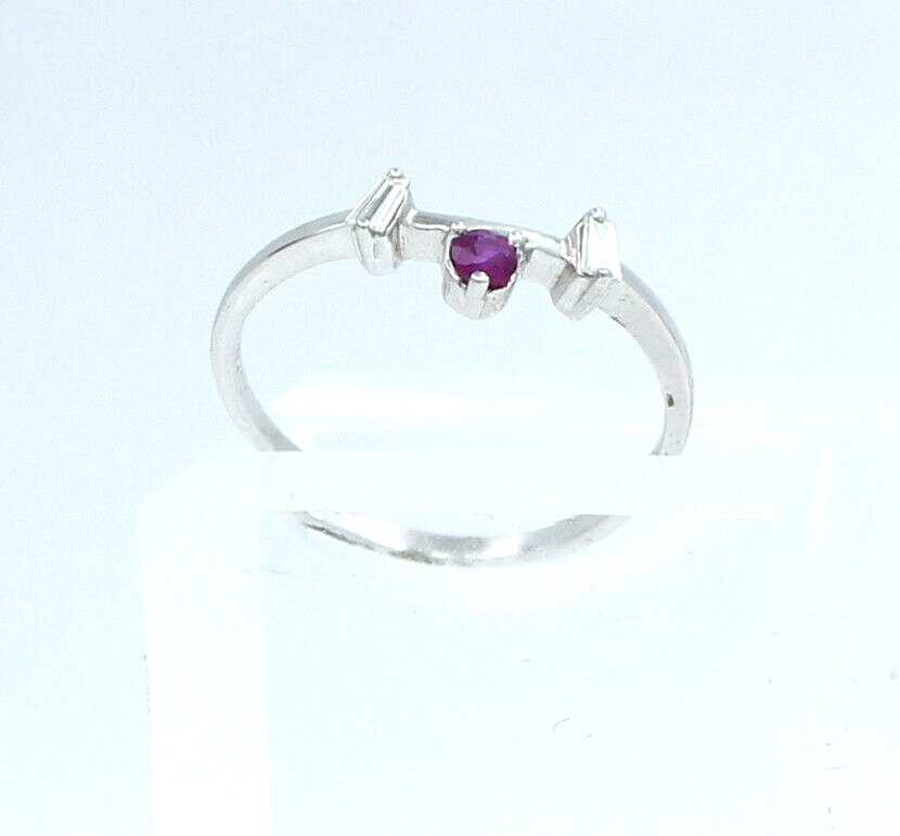 18k White Gold Diamond Ruby Ladies Ring Band Size  6