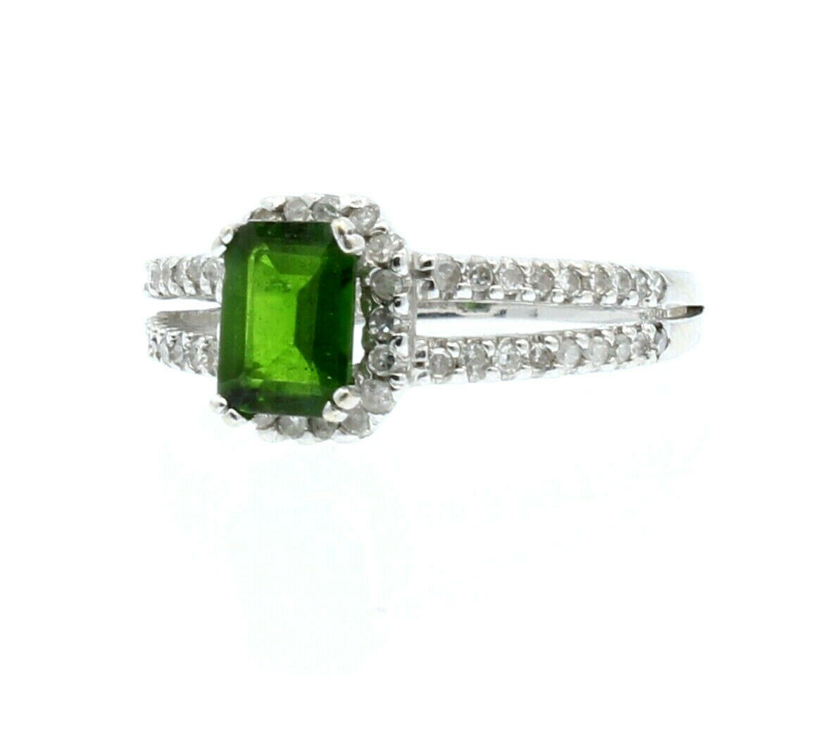 14k White gold Green Tourmaline  Diamond Ladies Ring 3.1 Grams Size 8