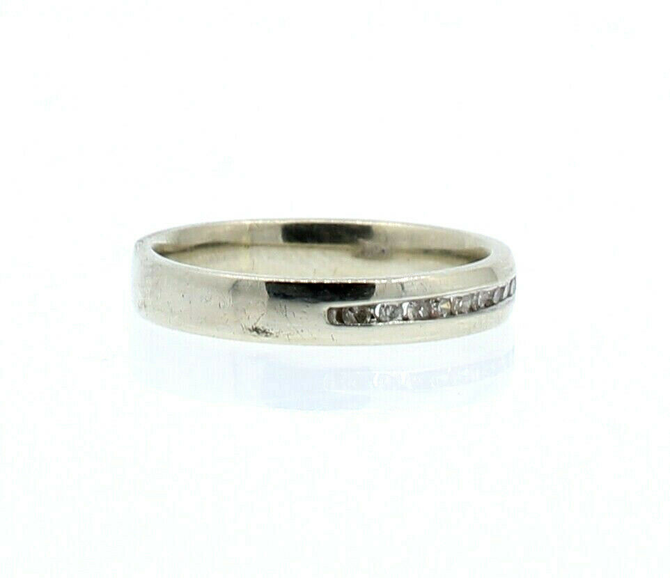 14k White Gold .10ct Diamond Ladies Ring Band Size 5.5