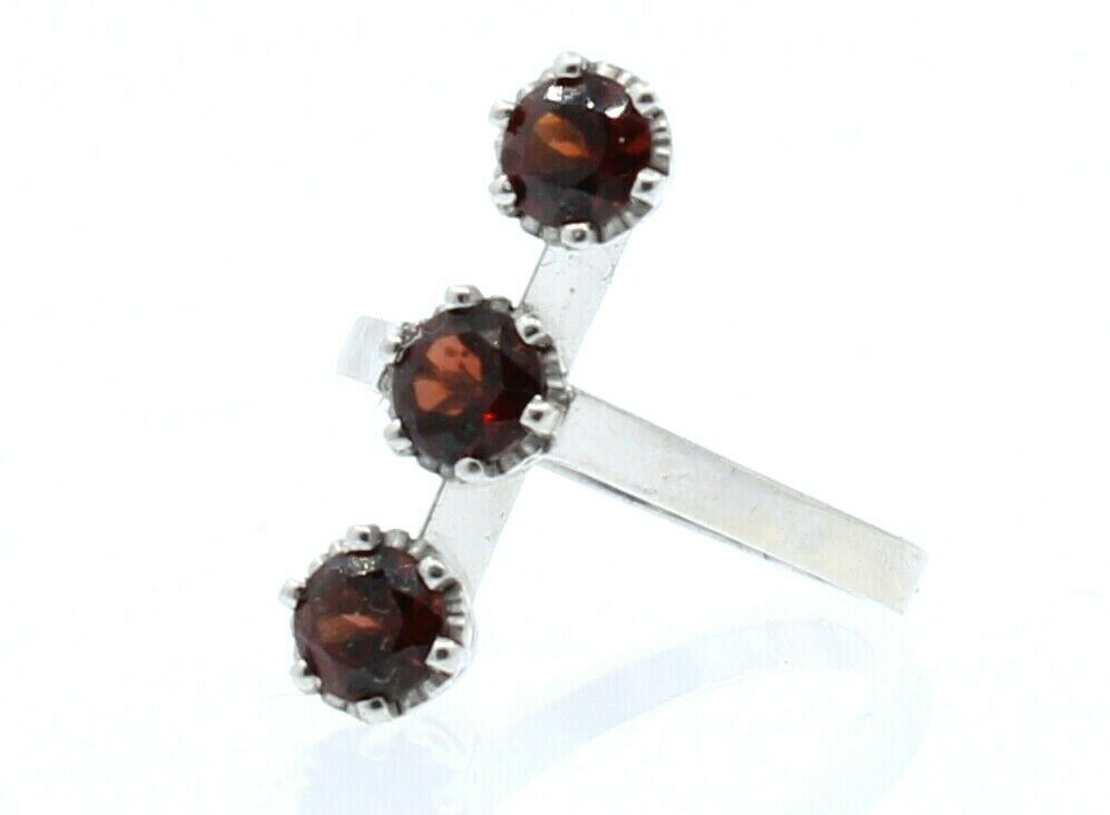 14k White Gold 3 Round Garnet Ladies Ring Size 7.5