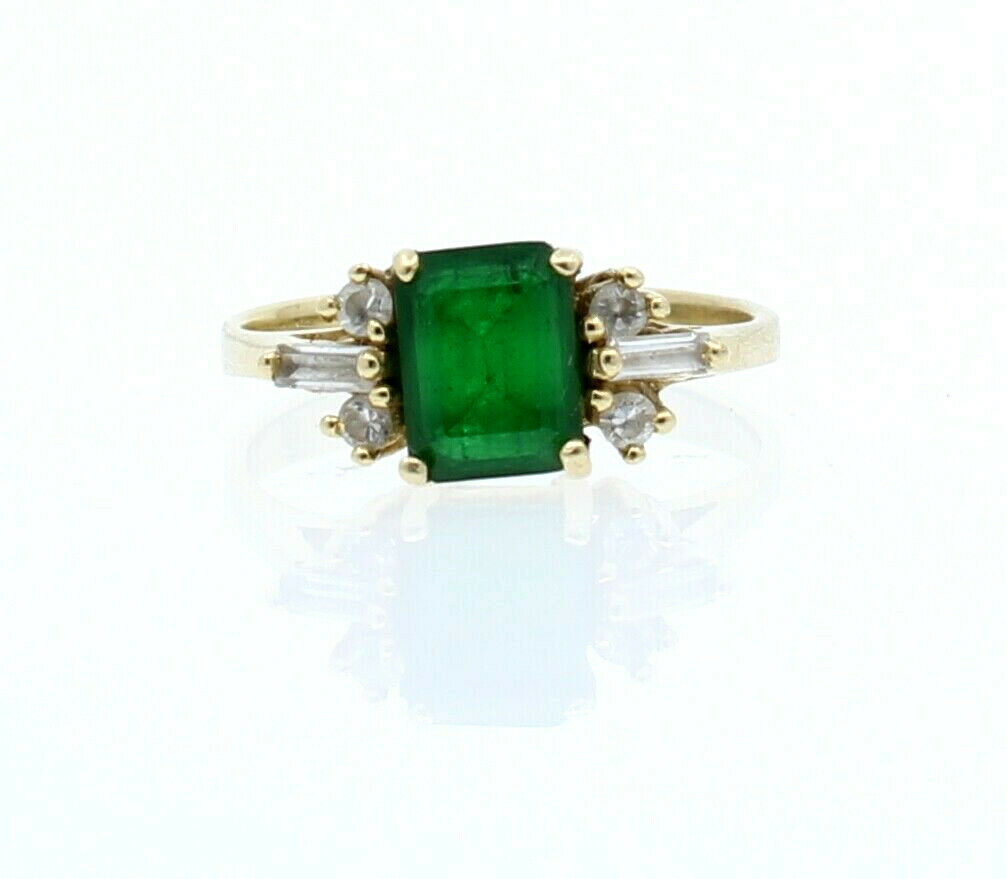 14k Yellow Gold Green Stone  CZ Ladies Ring Size 8
