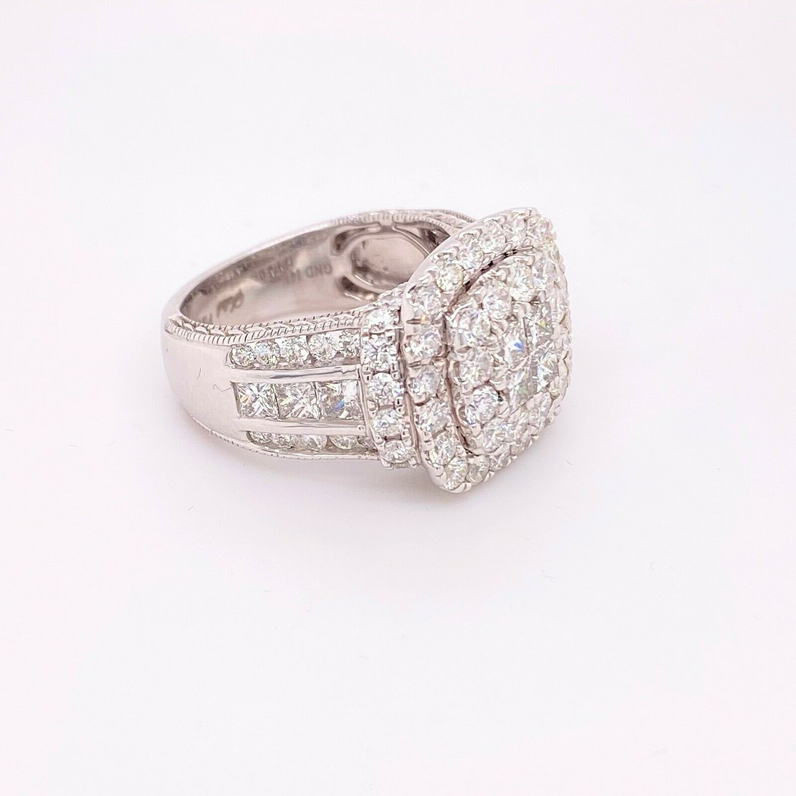 Diamond Halo Cluster 3.50 Carats Cocktail Ring14K White Gold