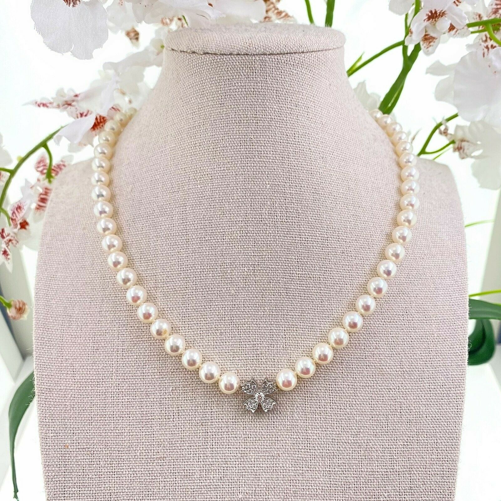 Tiffany  Co. Floret Flourishes Collection Pearl Platinum and Diamond Necklace