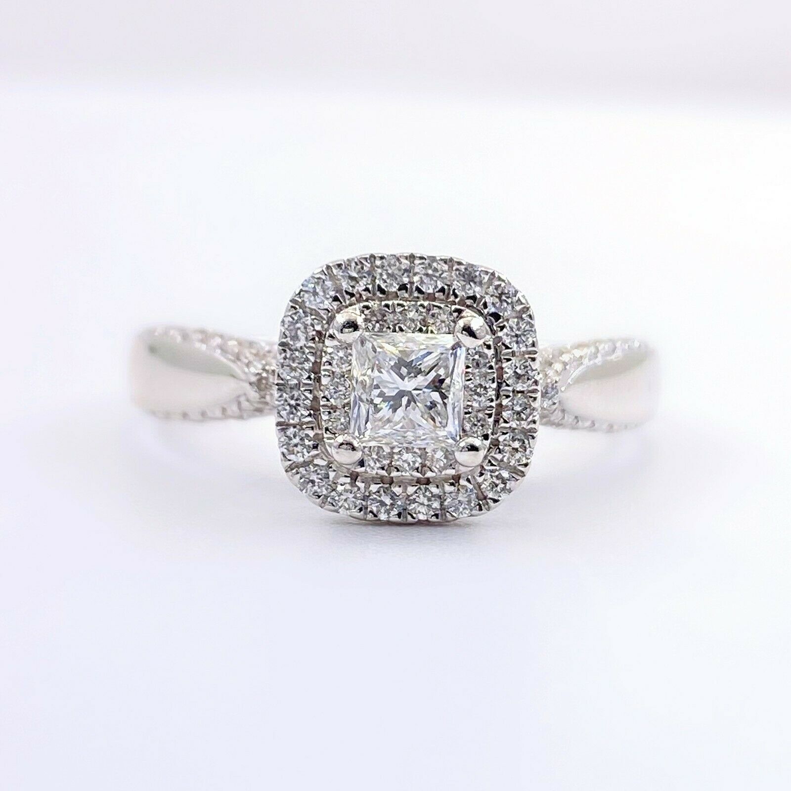 Vera Wang Collection 0.80 tcw Princess Diamond Double Frame Engagement Ring