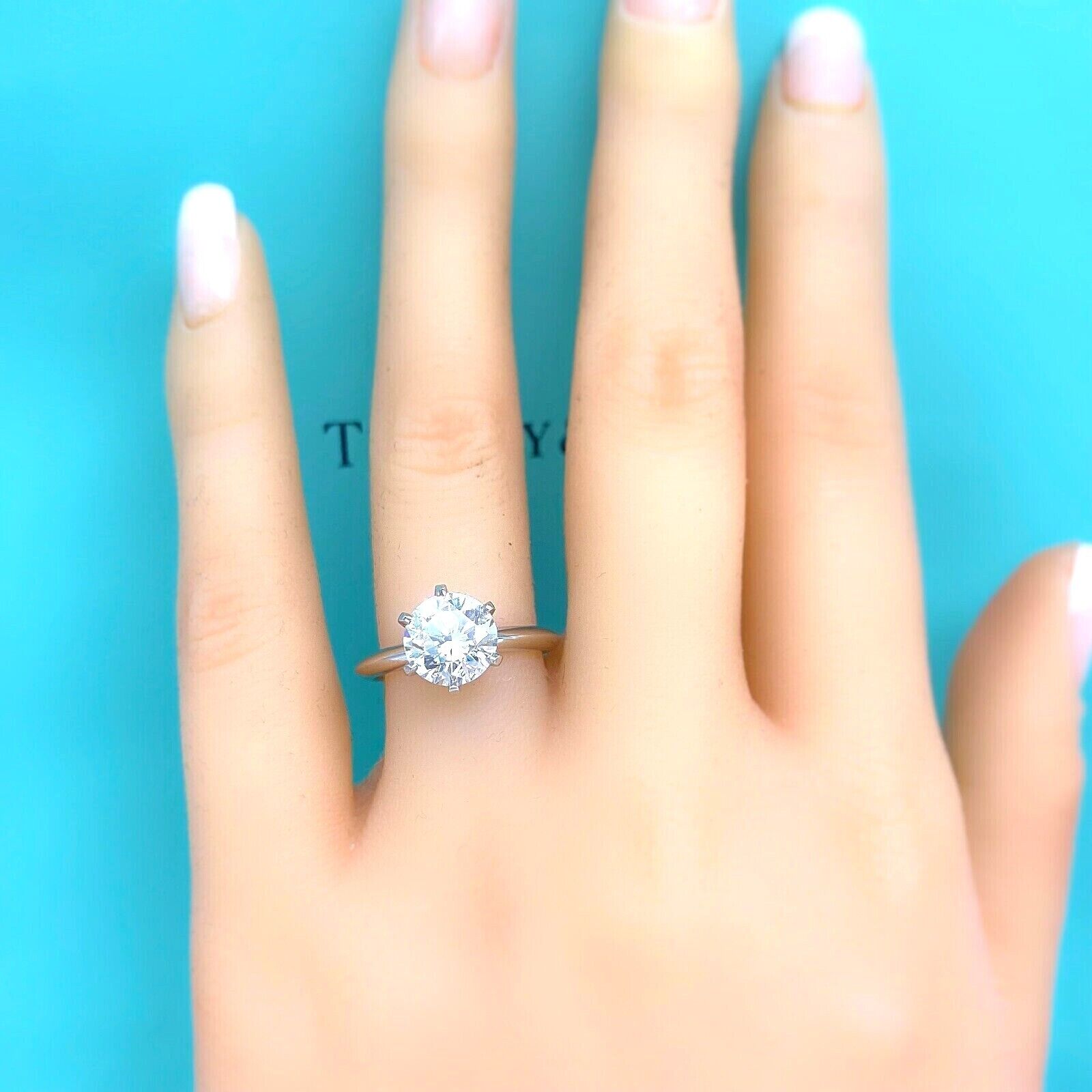 Tiffany & Co Tiffany Setting Round Diamond 2.08 Cts F VVS2 