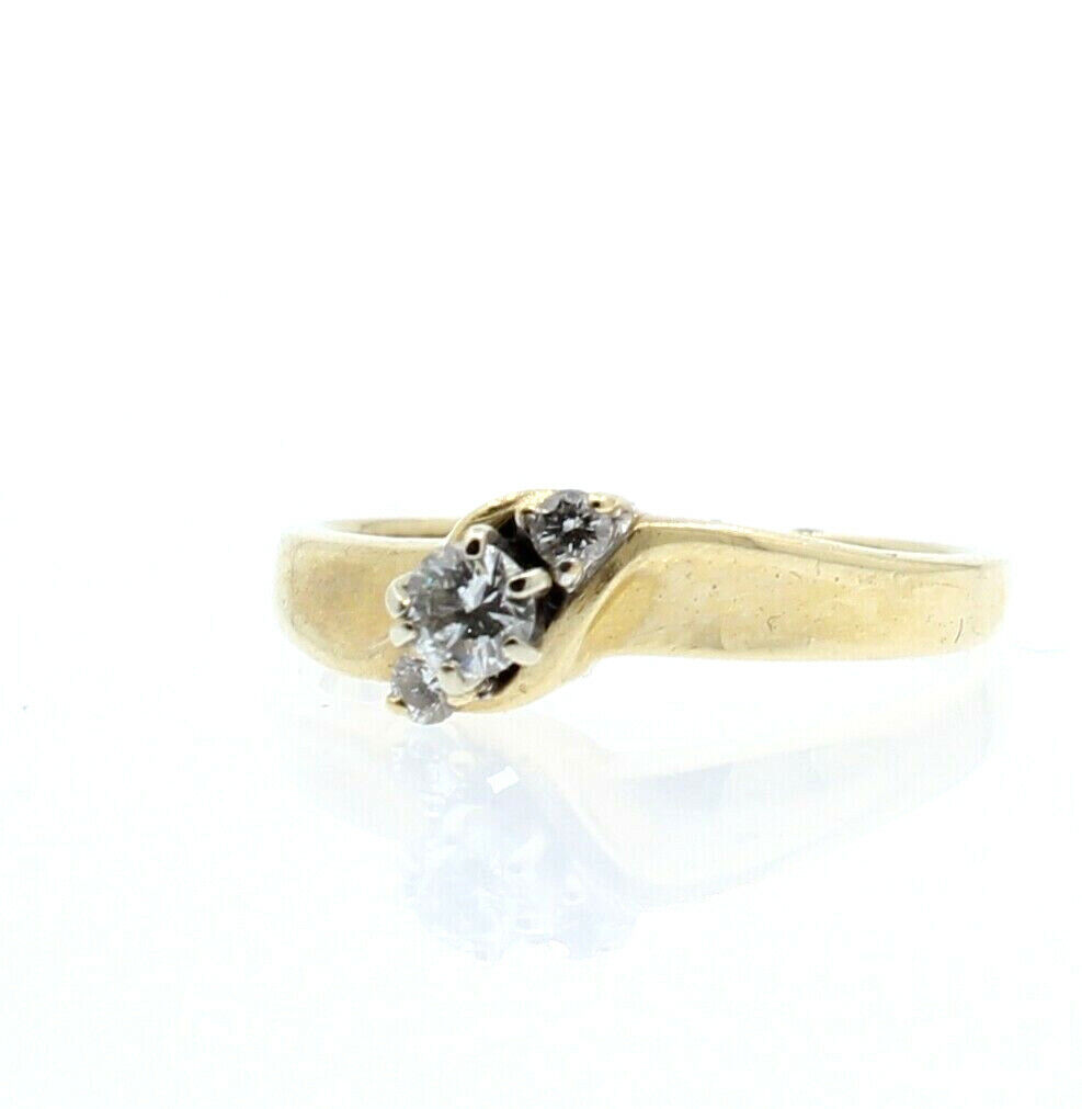 14K YELLOW GOLD LADIES DIAMOND RING SIZE 6.25