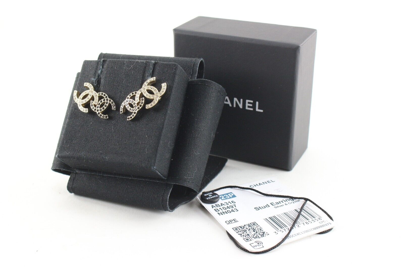 Chanel 22B Double CC Logo Pierce Earrings Crystal Black Gold  display picture 3