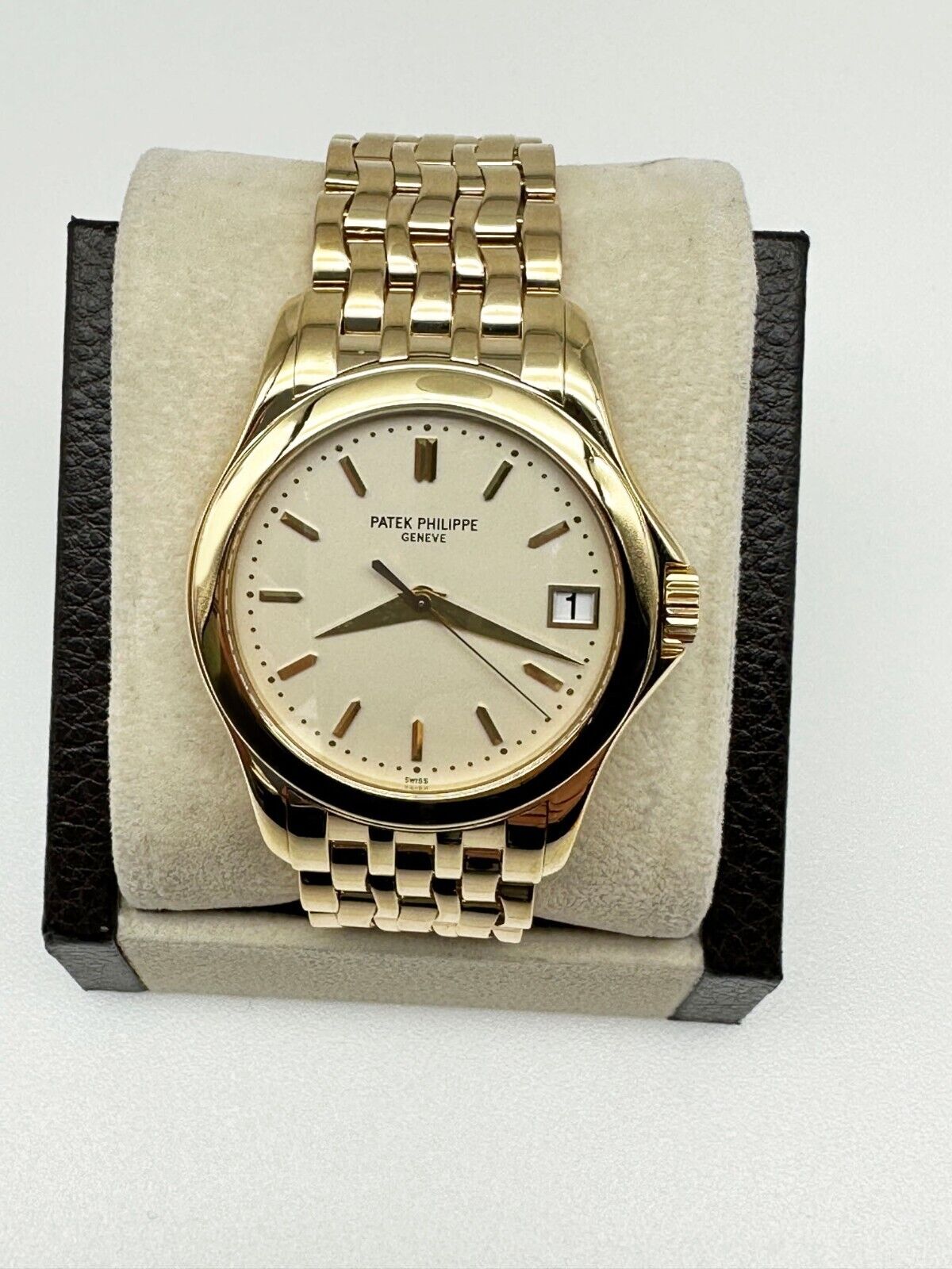 Patek Philippe Calatrava   Yellow Gold