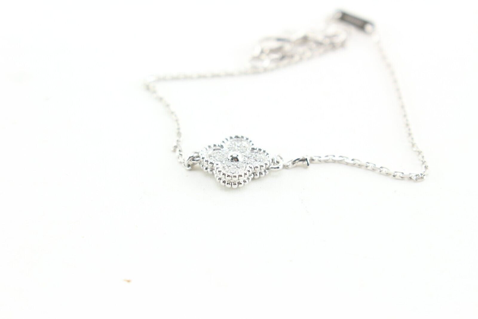 Van Cleef & Arpels Diamond Sweet Alhambra  1 Motif White Gold