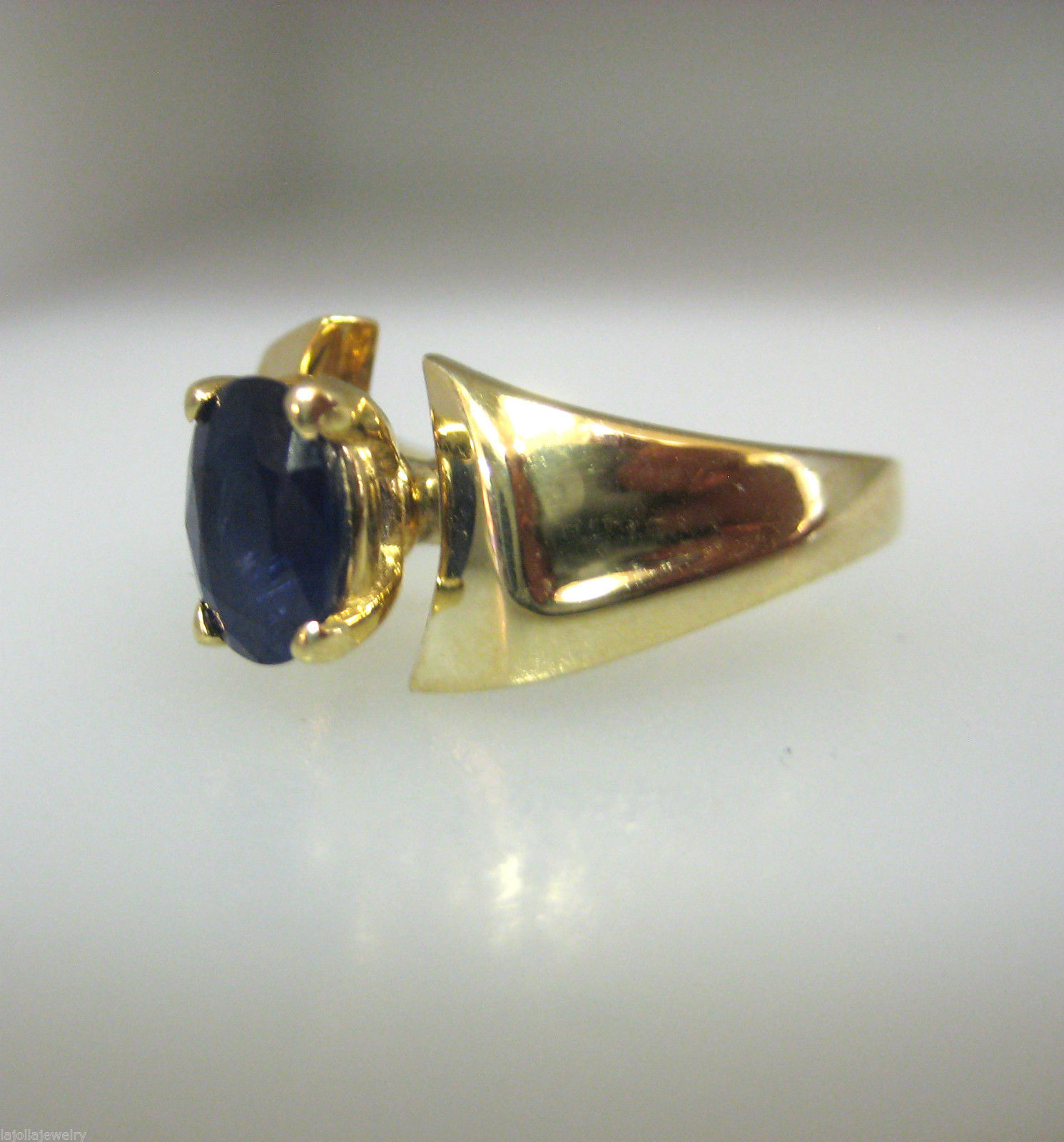 FINE ESTATE 14K YELLOW GOLD BLUE SAPPHIRE LADIES RING SIZE 5.25