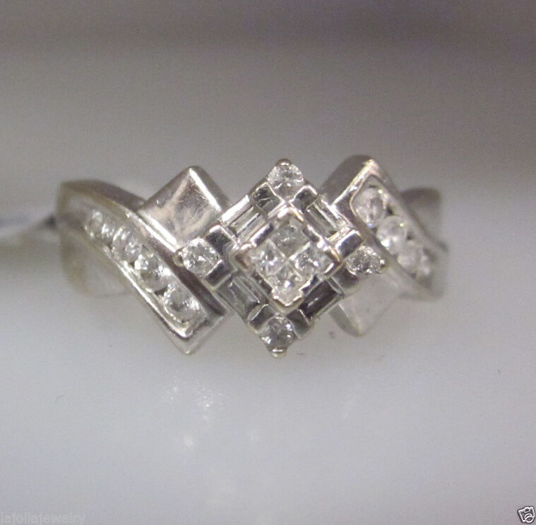 14K WHITE GOLD LADIES DIAMOND RING SIZE 7.25