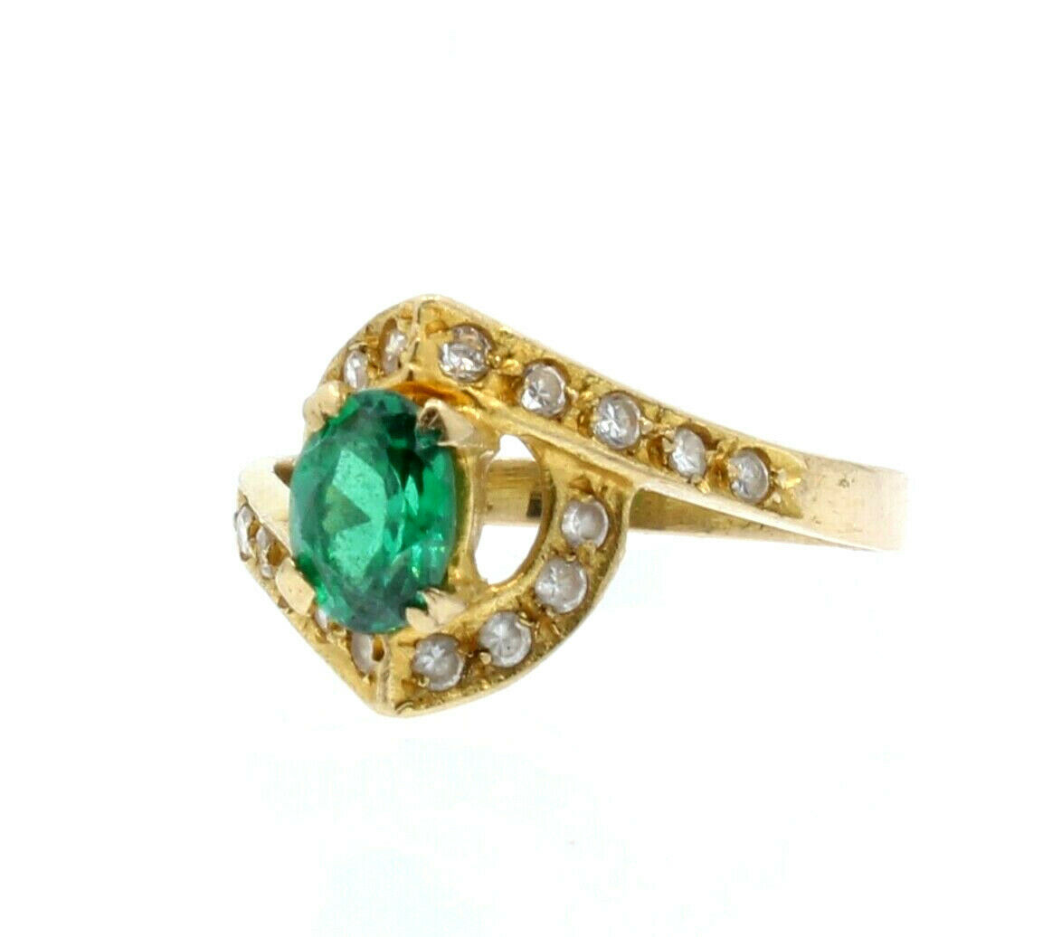 18k Yellow gold Green Stone  CZ Ladies Ring 3.6 Grams Size 7