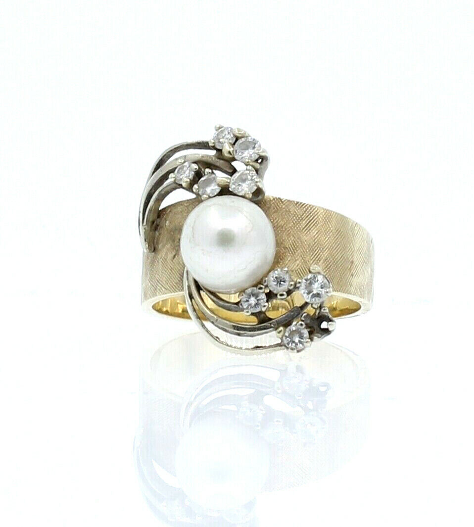 14K YELLOW GOLD WHITE PEARL DIAMOND LADIES RING SIZE 8.25