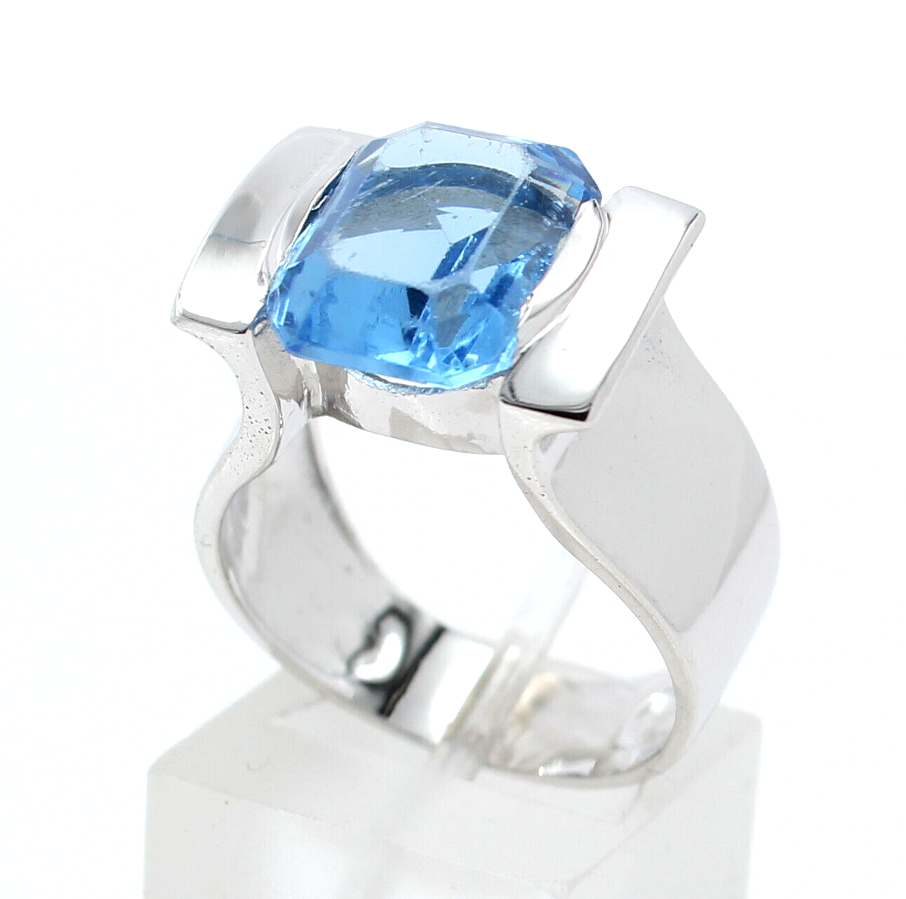 Estate 18k White Gold  Emerald Cut Blue Topaz Ring