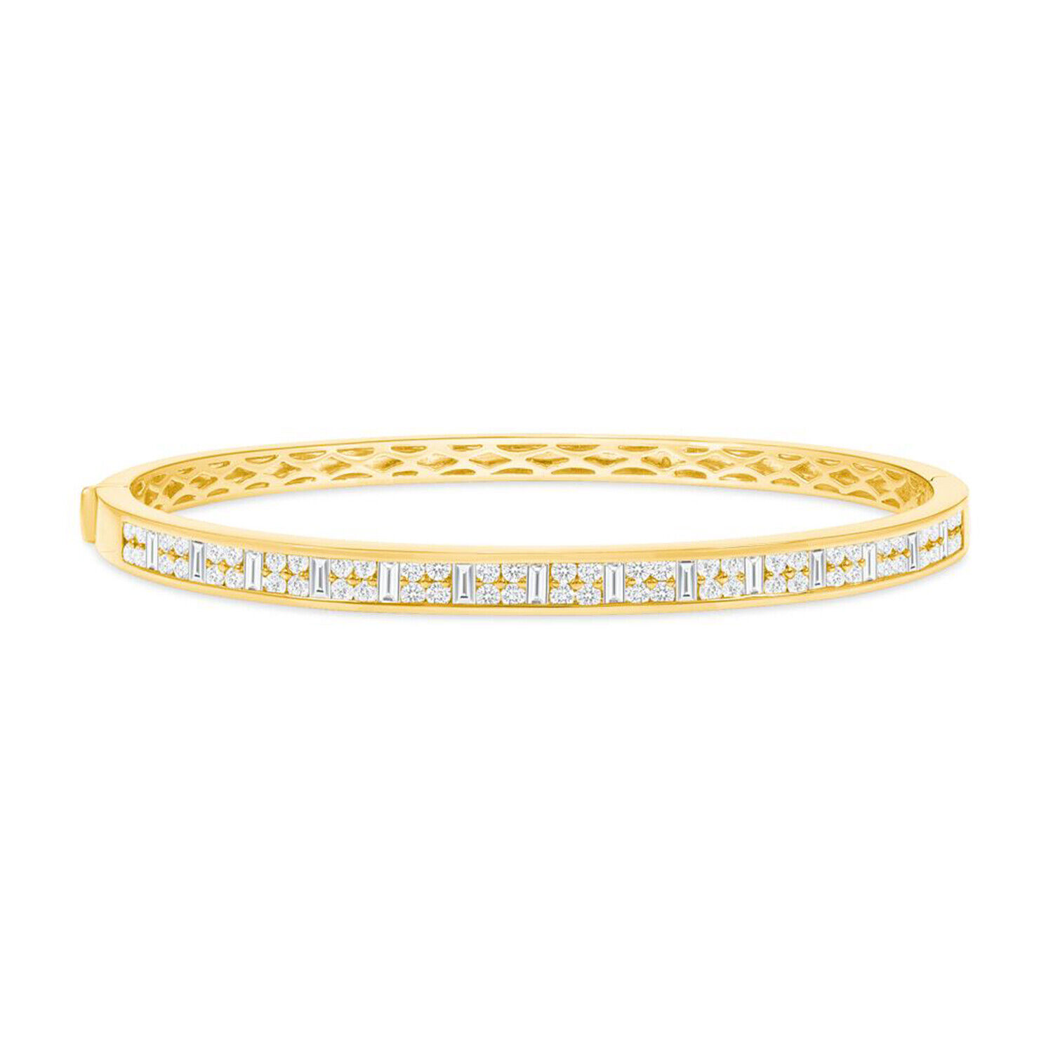 Ladies 18K Yellow Gold 2.69 CT Diamond Bangle Bracelet Size 6.5"