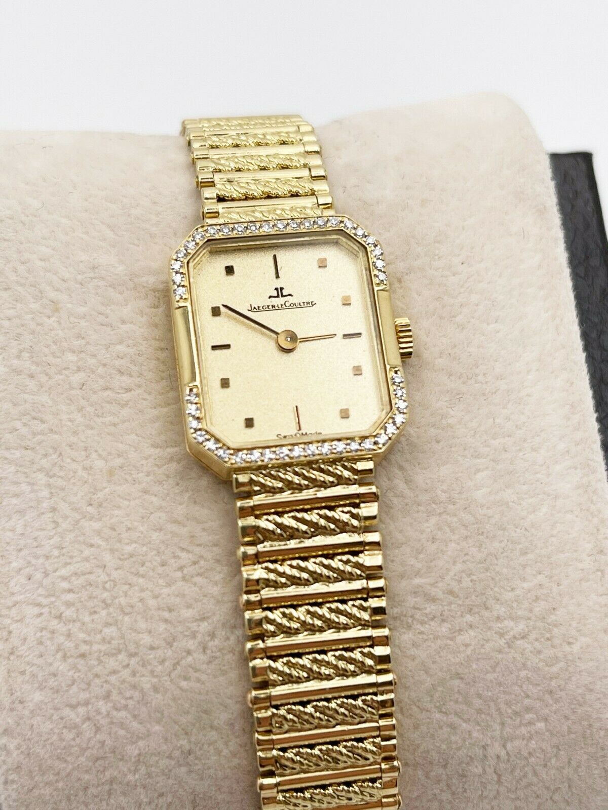 Jaeger LeCoultre Diamond Bezel Ladies Watch 18K Yellow Gold Watch 