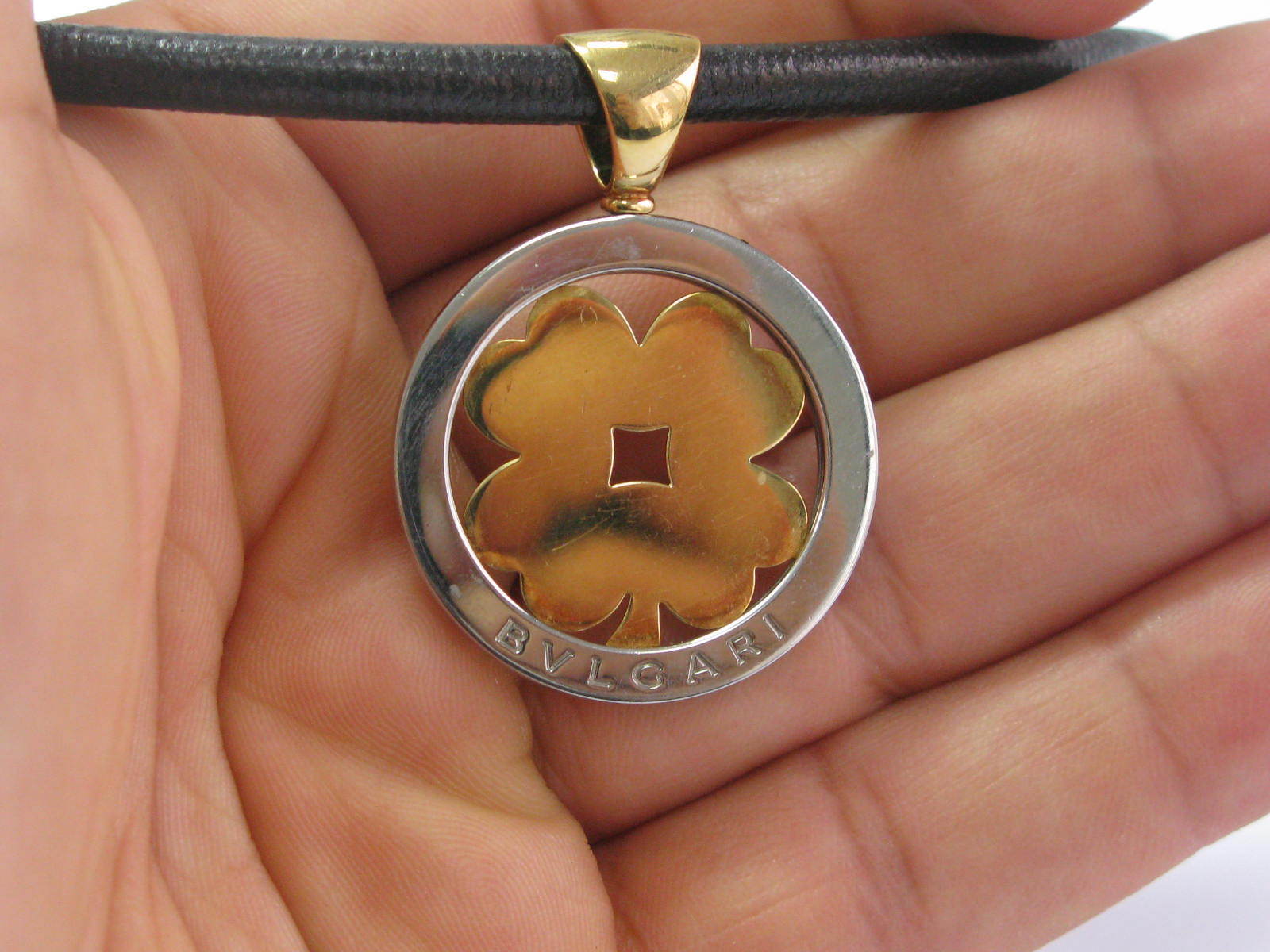 BVLGARI BULGARI Tondo Clover Pendant Necklace 18k Yellow Gold