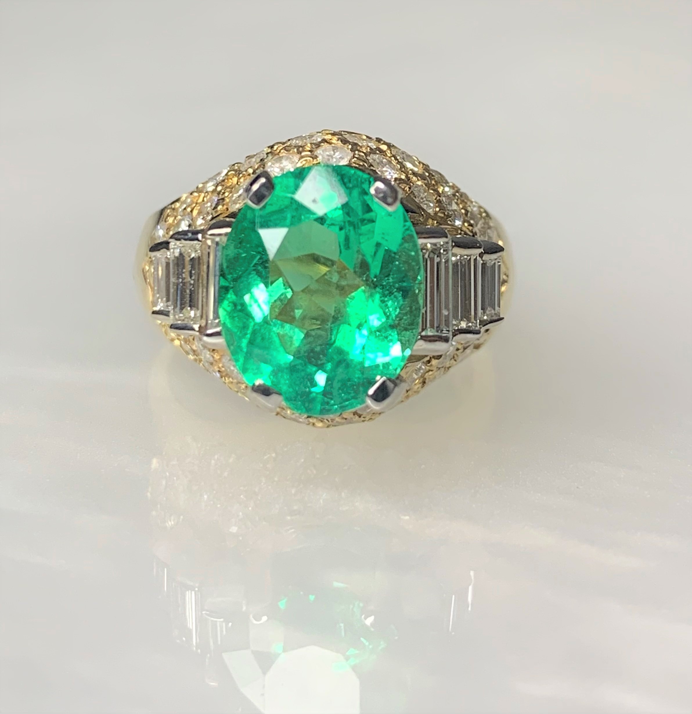 14K Yellow Gold Oval Cut Emerald Diamond Ring