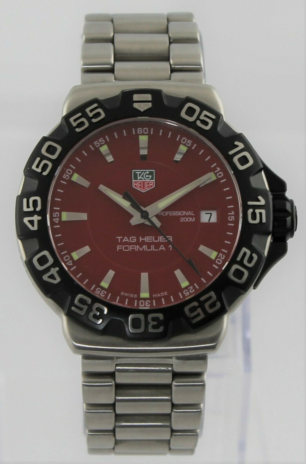 TAG HEUER FORMULA 1  SWISS RED QUARTZ MENS SPORT STEEL WATCH