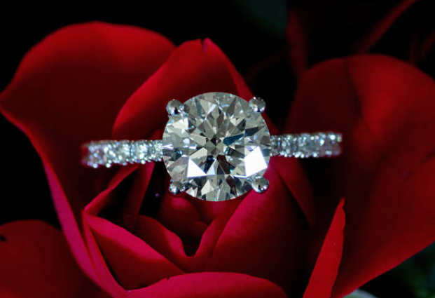 1.63 CT L/VS1 Round Brilliant Cut Diamond  GIA Certified Good Cut Grade