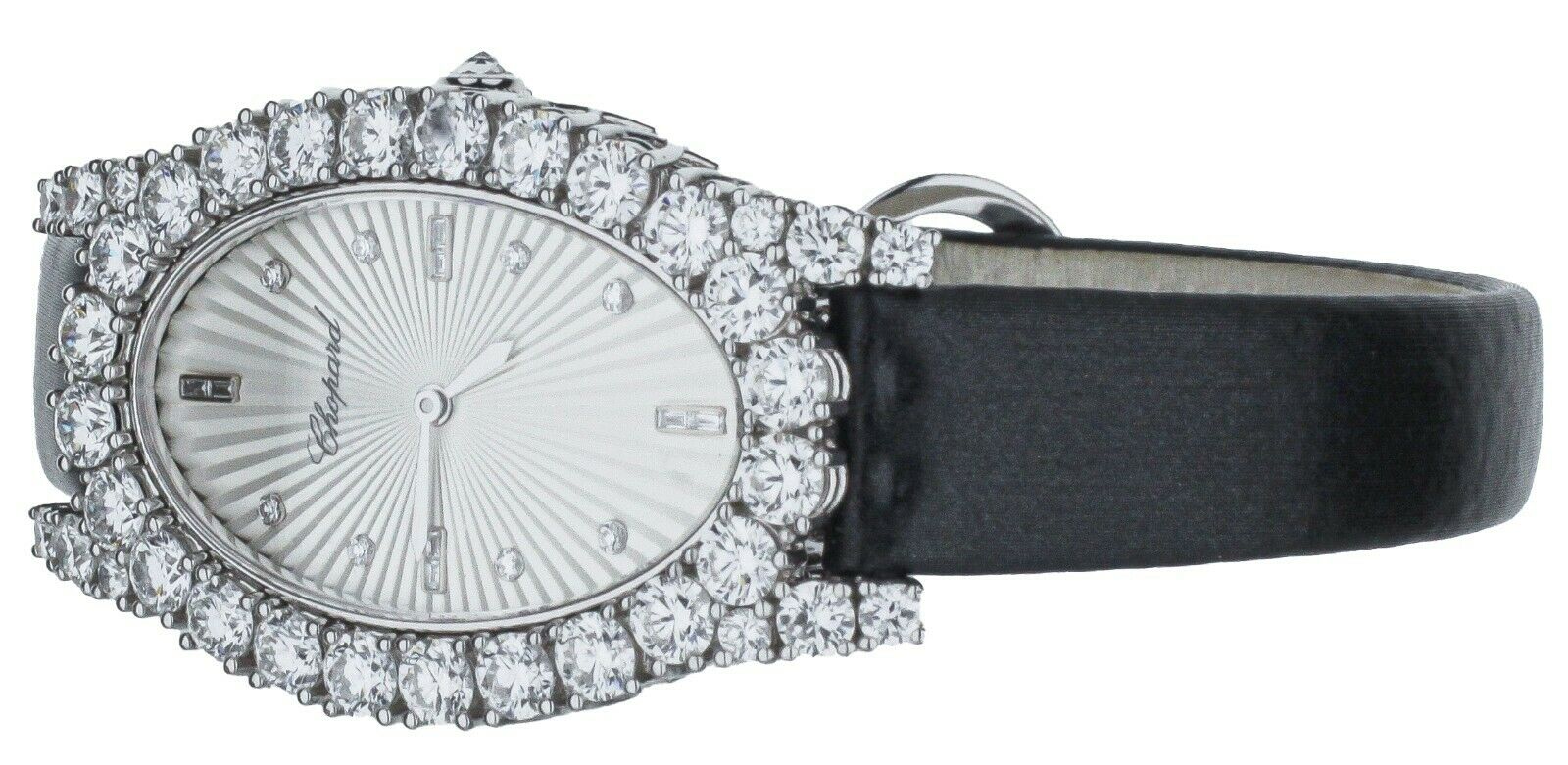 Chopard Chopard L'Heure Du Diamant Oval Vertical 139380-1005 Full Set