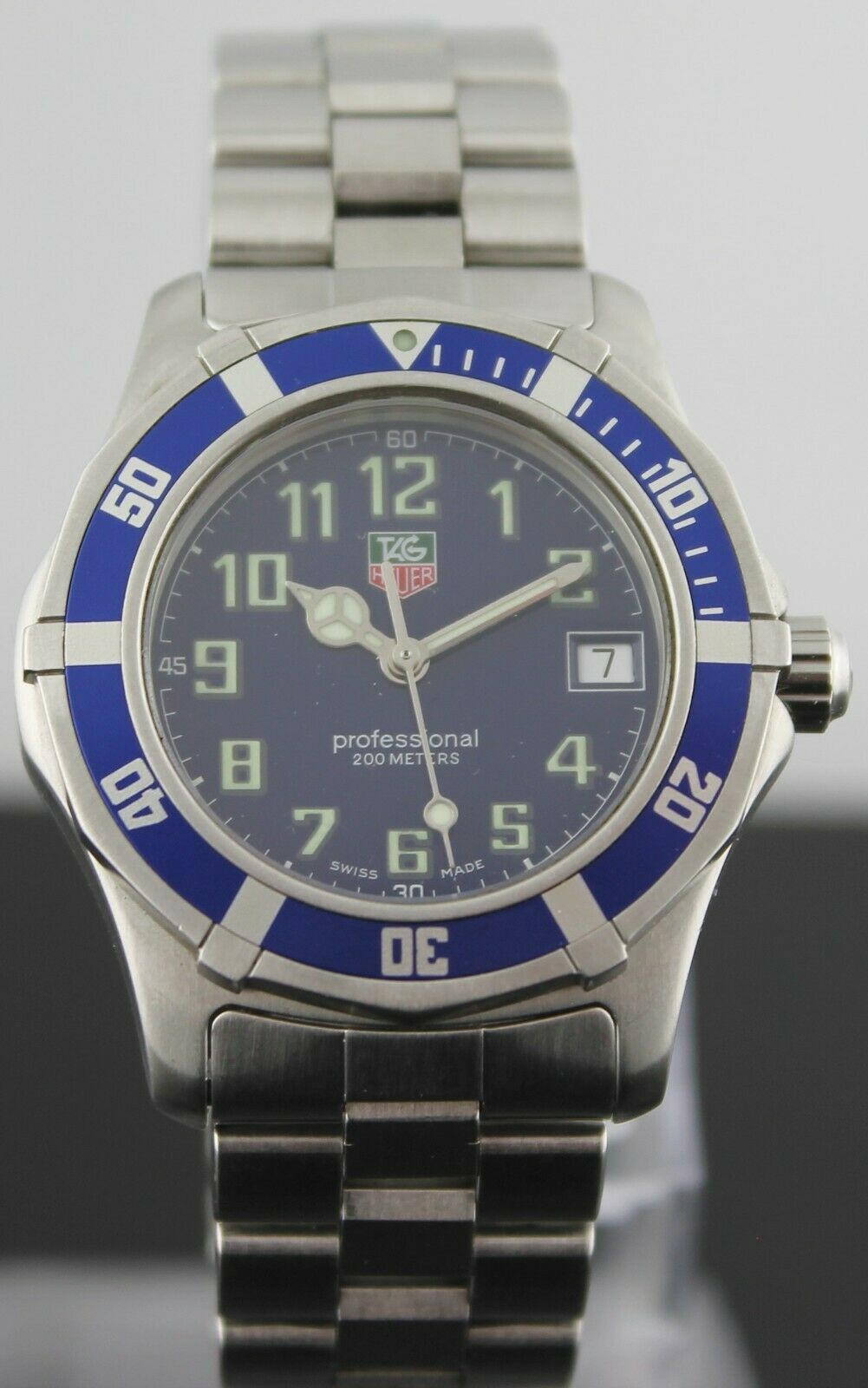 Tag Heuer Professional BLUE 2000 Classic Midsize Sport Date Watch
