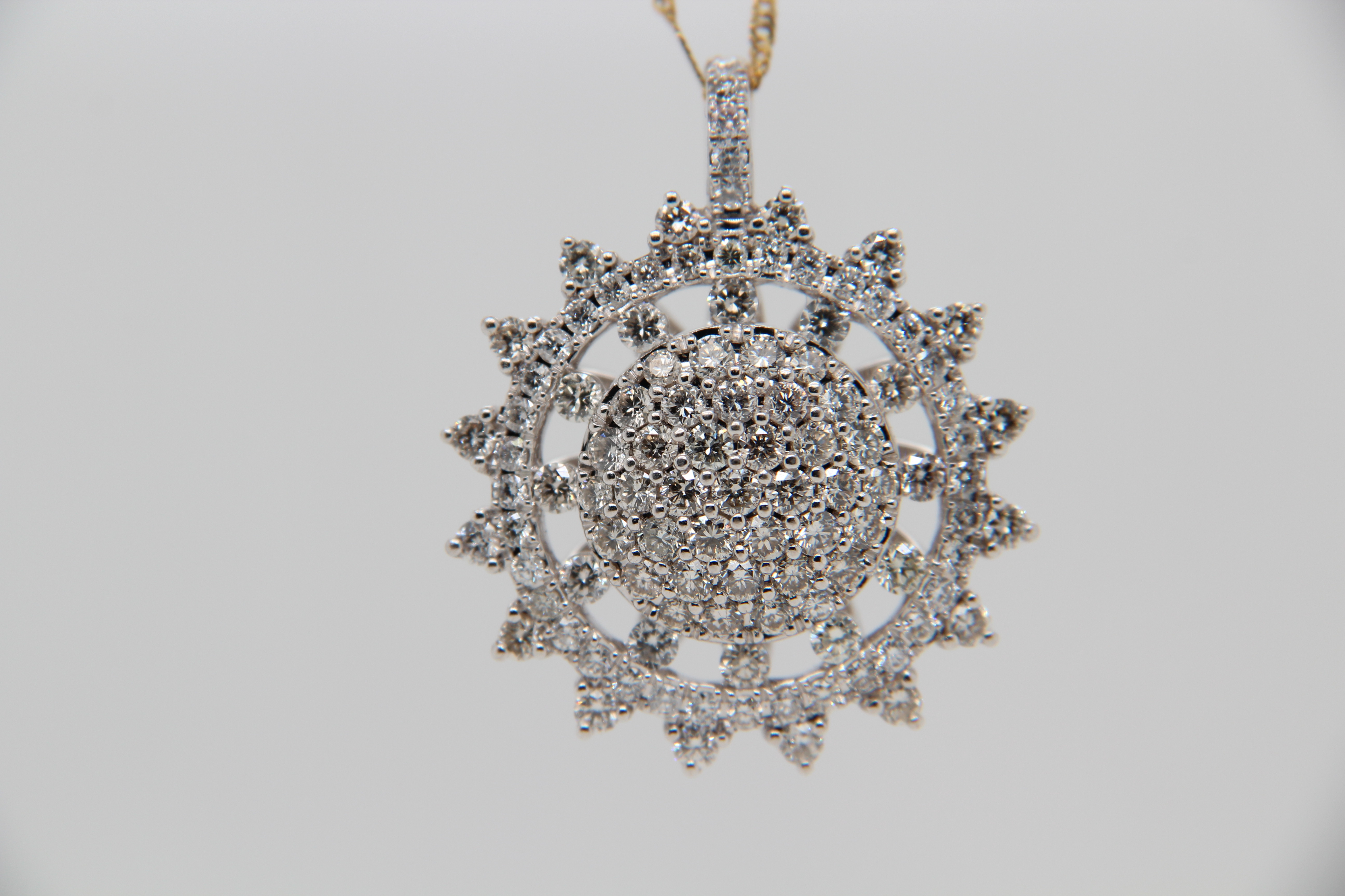 1.67 Carat Diamond Pendant In 18 Karat Gold