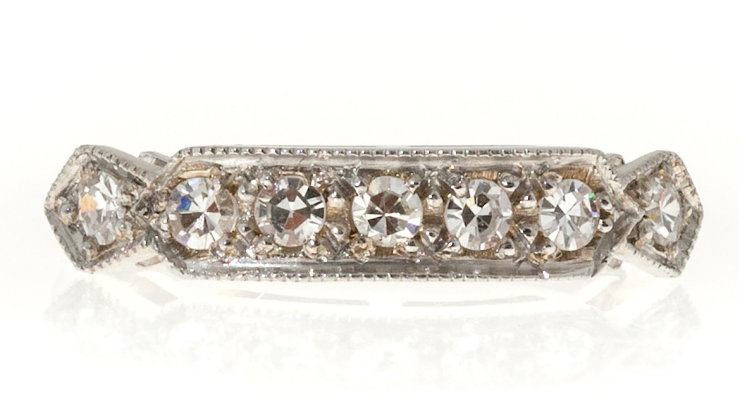 Vintage Platinum with .27ct Transitional Diamond Wedding Ring Band Ring Size 5.75