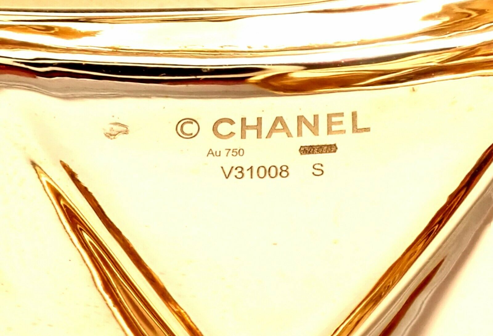 Authentic! Chanel Coco Crush 18k Yellow Gold 2