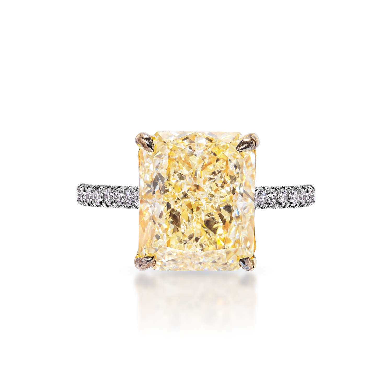 Aaliyah Carats   Radiant Cut Diamond Engagement Ring in Platinum