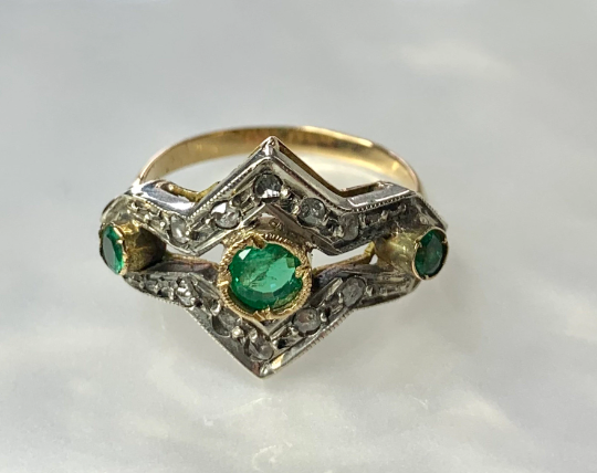 14K Yellow Gold Round Cut Emerald Ring