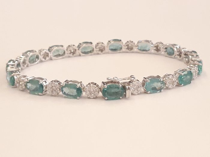 White Gold Emerald and Diamond Bracelet