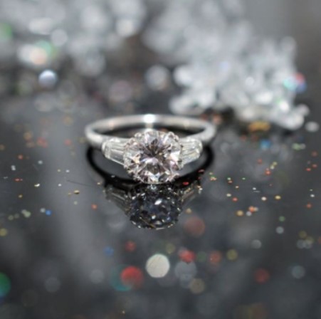 1.59ct Ladies Platinum Diamond Engagement Ring Set With A 1.25 Carat Round Brilliant Cut Diamond