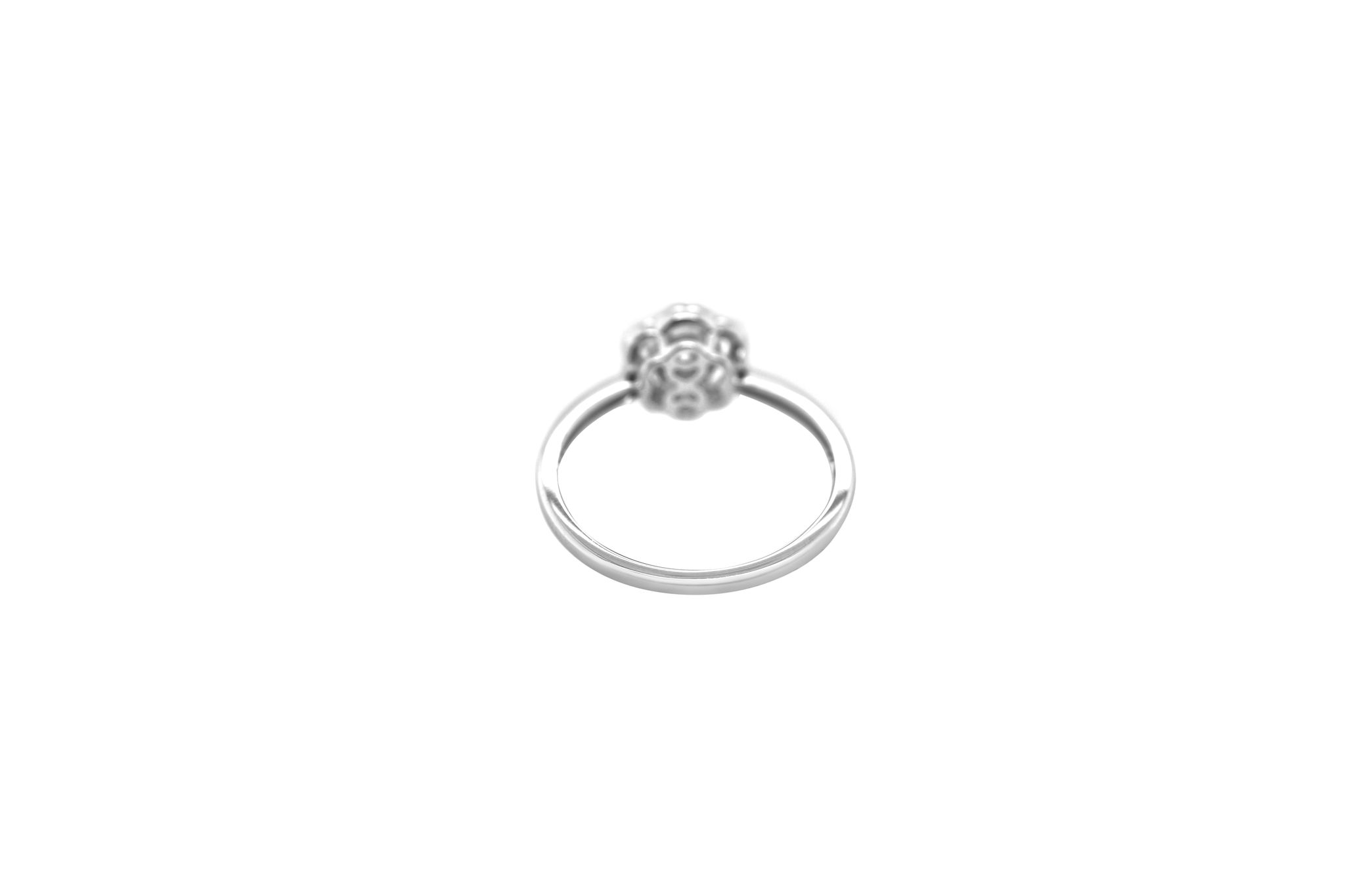 18k White Gold and Diamond Flower Ring