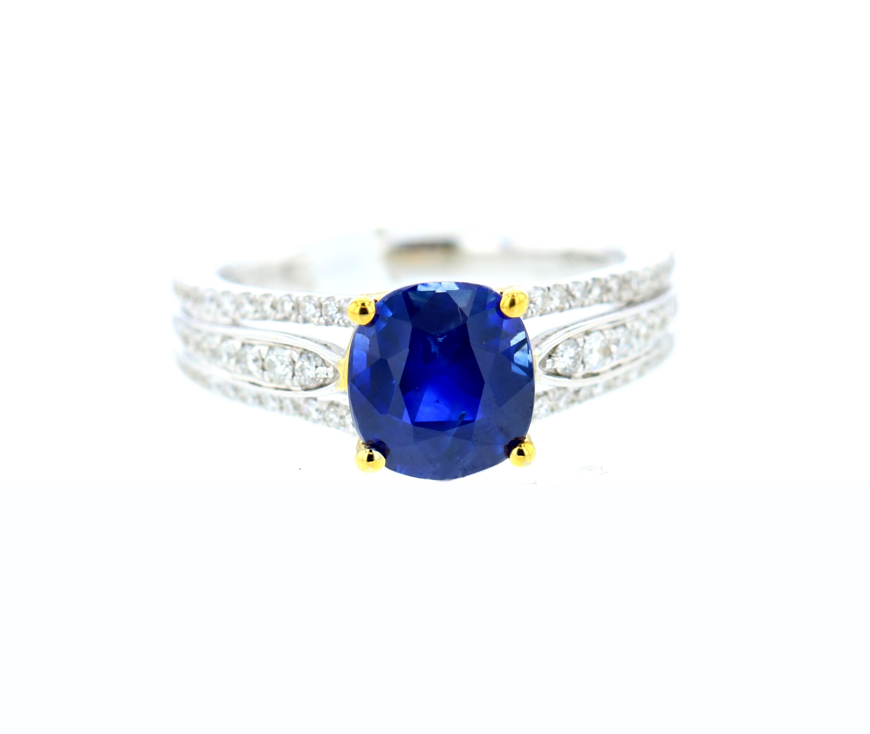 18K White Gold Oval Sapphire and Diamond Ring 