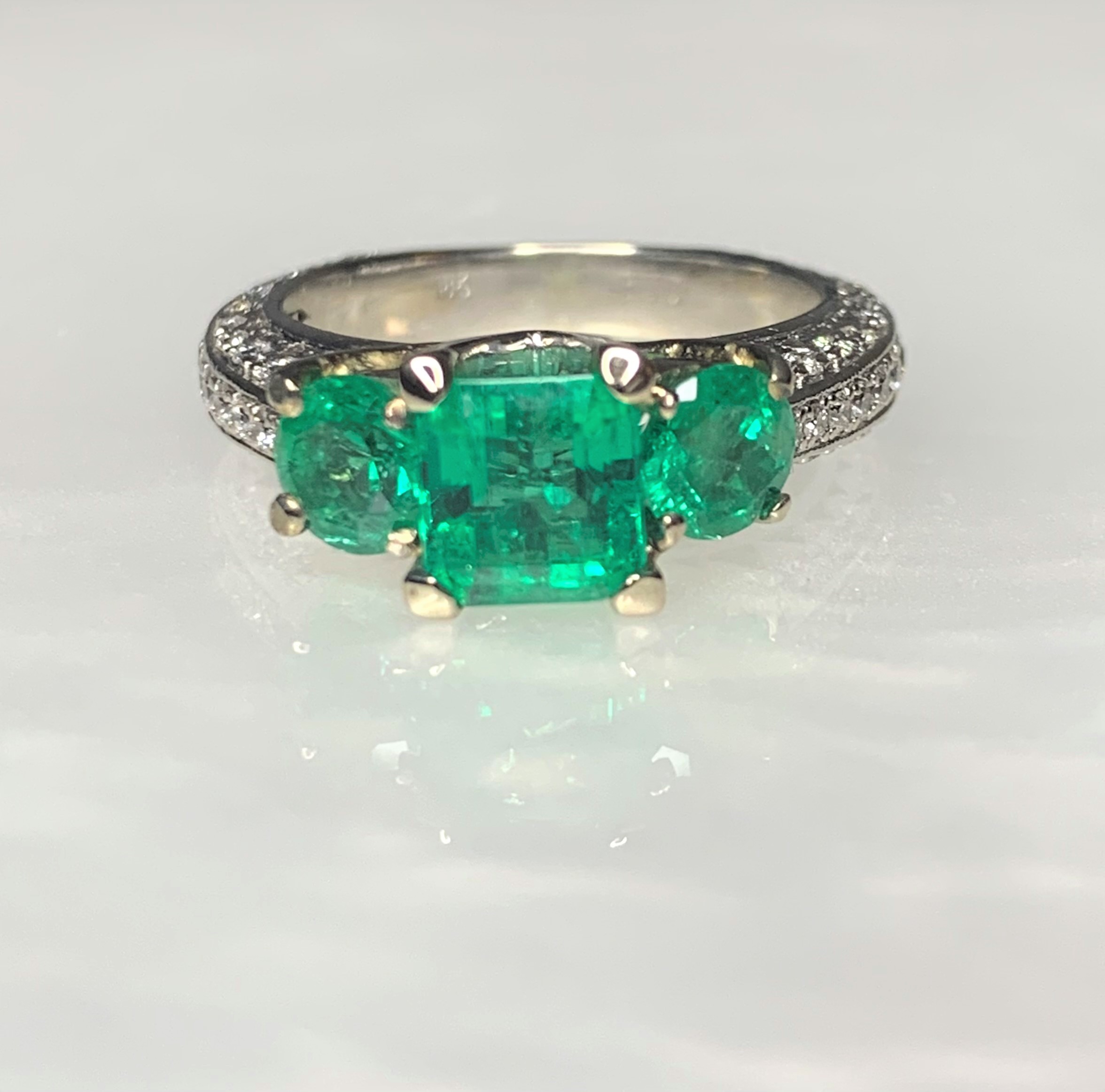 18K White Gold Square Emerald Cut Emerald Diamond Ring