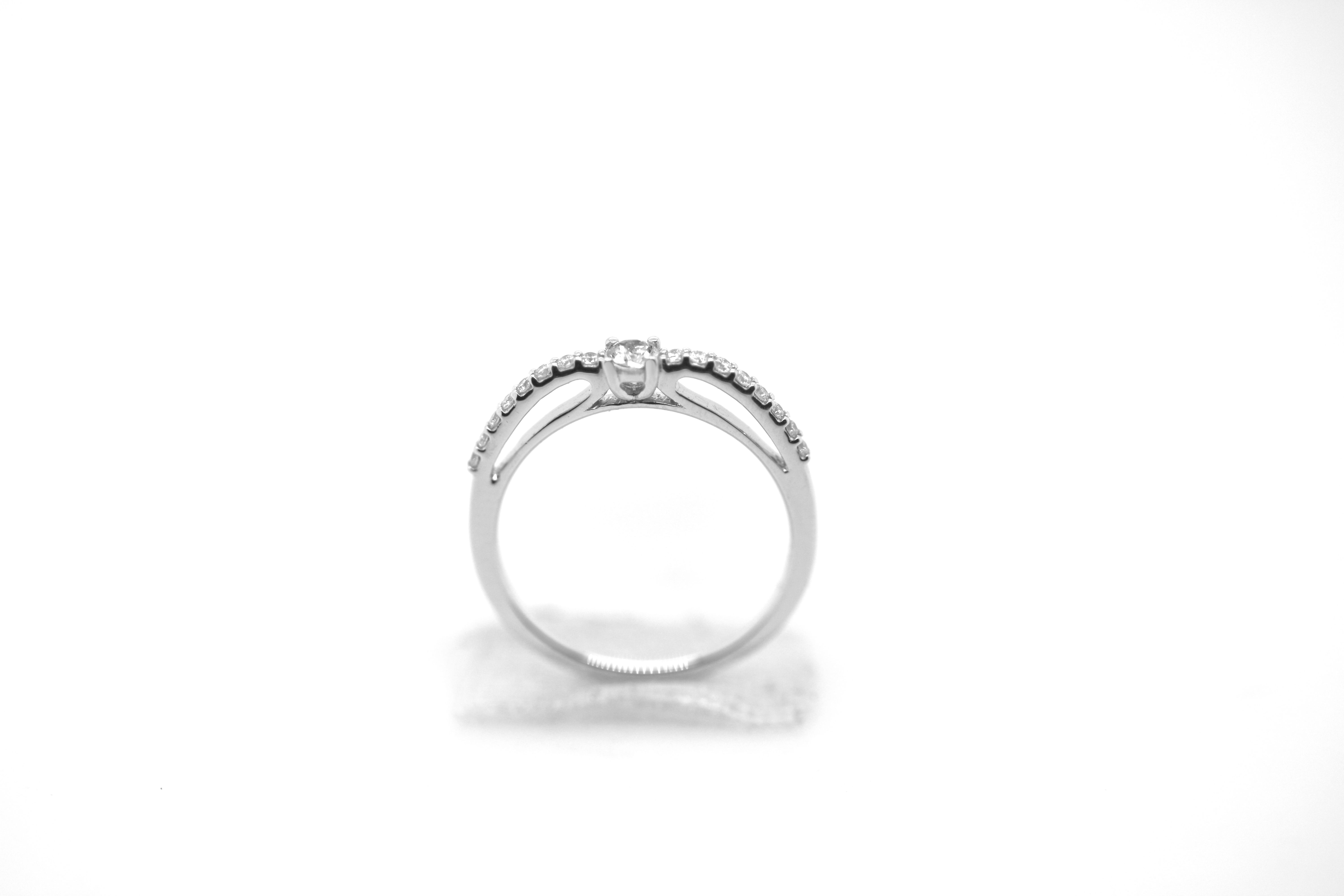 18k White Gold .22ct Diamond Ring