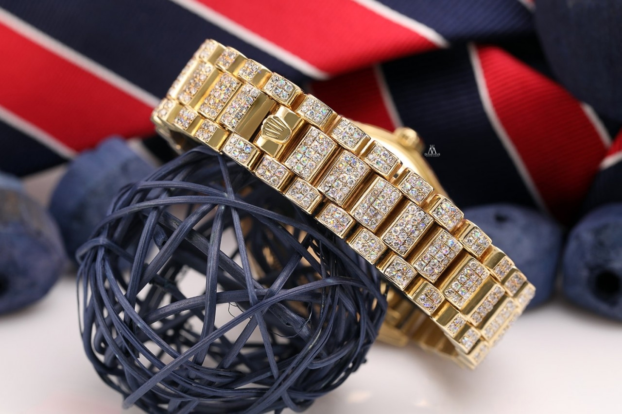 Rolex 36mm Presidential 18kt Gold Black Roman Diamond Numeral Dial