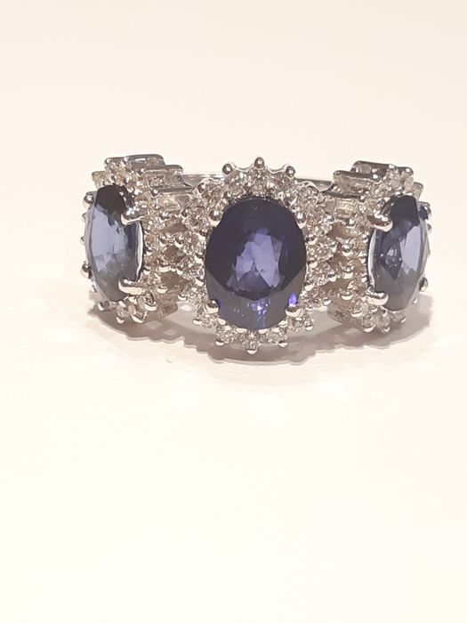 18k White Gold Sapphire and Diamond Ring 