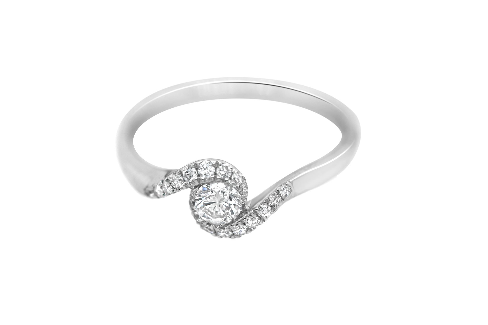 18k White Gold and Diamond Ring