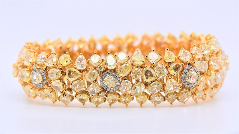Bracelet Natural Color Fancy Yellow 18 Karat Yellow Gold