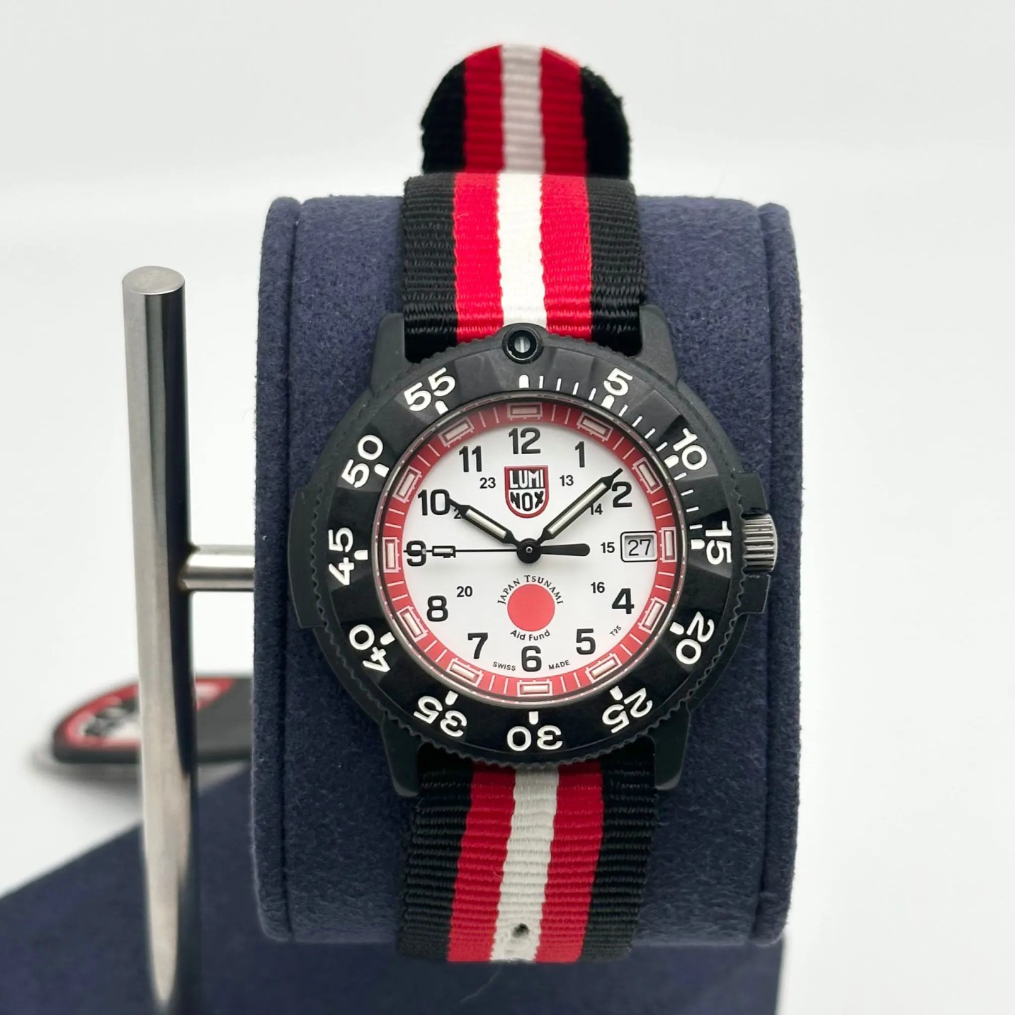 Luminox Navy Seal Japan Tsunami Aid Fund White Dial Quartz Mens Watch