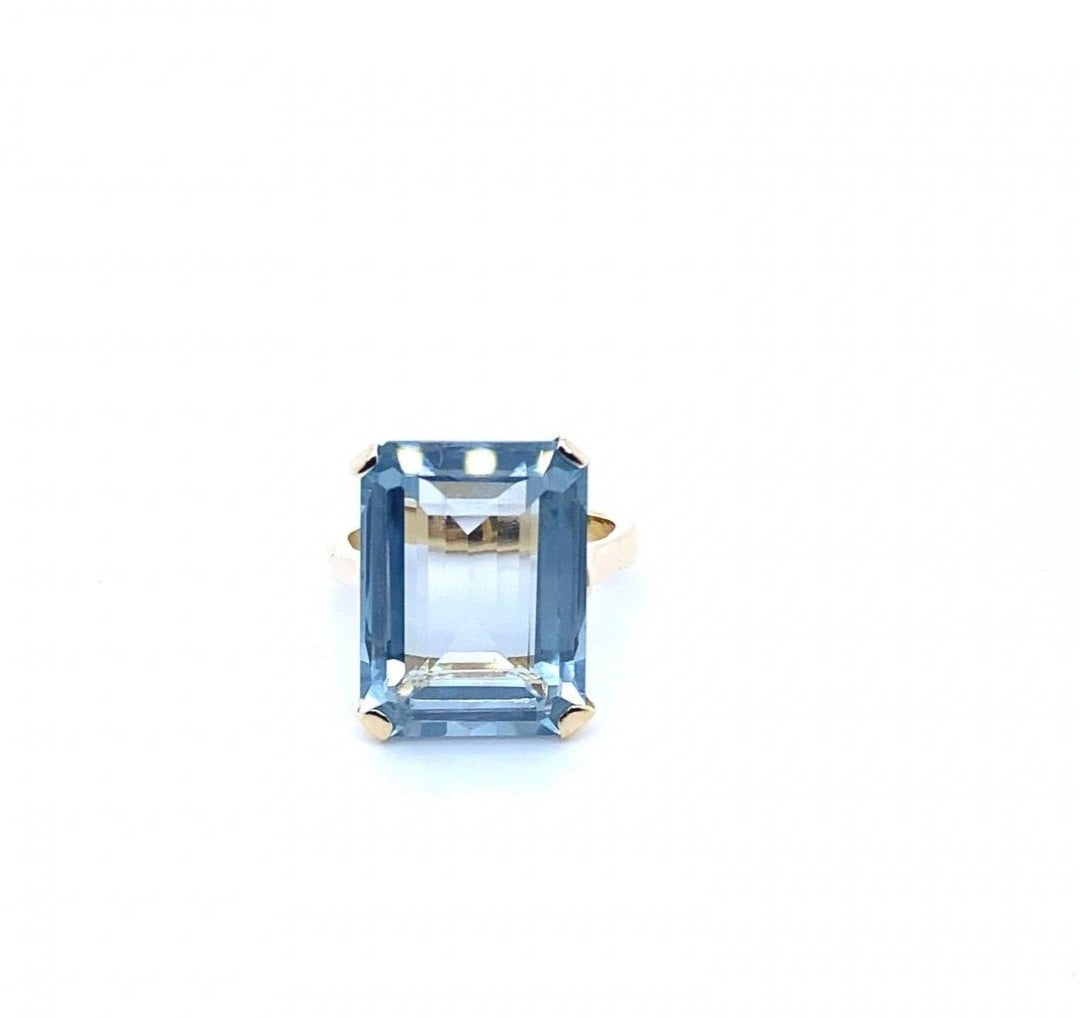 16.13 Carat Emerald Step Cut Aquamarine Ring 18K Yellow Gold Size 8.50